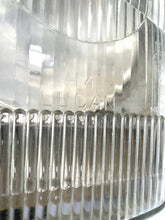 Laden Sie das Bild in den Galerie-Viewer, Frontscheinwerfer Mercedes-Benz W114 W115 10-101055 Rechts oder Links