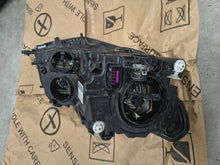 Laden Sie das Bild in den Galerie-Viewer, Frontscheinwerfer VW Caddy 2K1941005B Links Scheinwerfer Headlight SCH6374844874tm