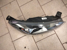 Laden Sie das Bild in den Galerie-Viewer, Frontscheinwerfer Ford Focus MX7B-13E014-CC LED Ein Stück (Rechts oder Links) SCH3143674562zz