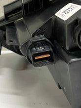 Laden Sie das Bild in den Galerie-Viewer, Frontscheinwerfer Hyundai I10 92102-0X1 Rechts Scheinwerfer Headlight