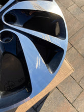 Laden Sie das Bild in den Galerie-Viewer, 1x Alufelge 17 Zoll 7.0" 4x108 46ET 9810098477 Citroën Jumpy Rim Wheel FEL5786586898po