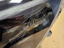 Laden Sie das Bild in den Galerie-Viewer, Frontscheinwerfer Toyota Hilux 81110-0K941 LED Ein Stück (Rechts oder Links)