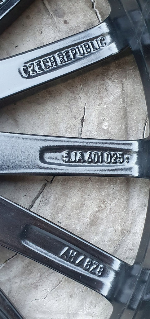 1x Alufelge 17 Zoll 7.0" 5x112 46ET Glanz Schwarz 5JA601025 Skoda Fabia I FEL5924013182bo