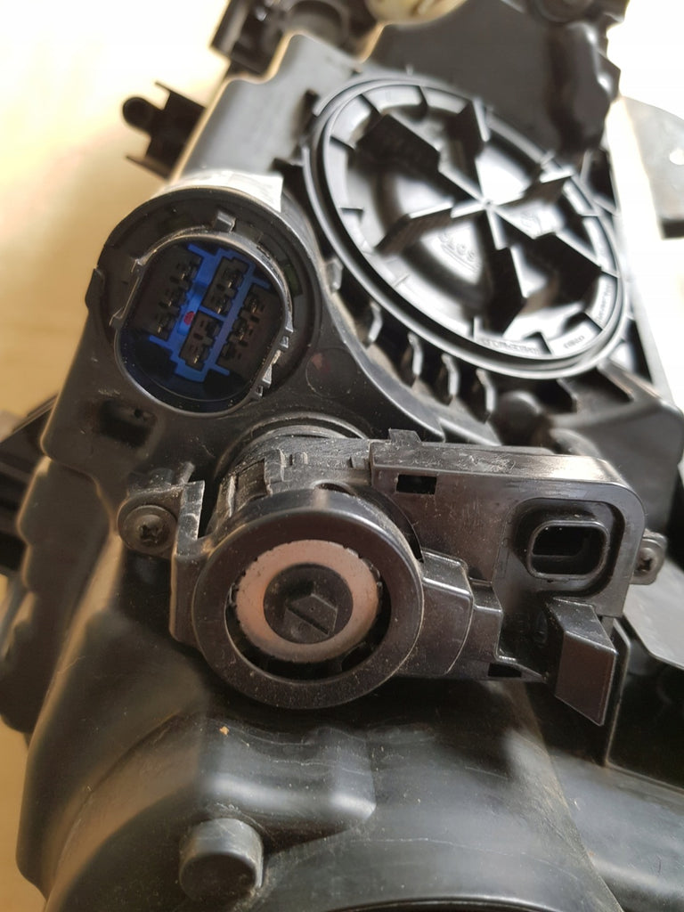 Frontscheinwerfer Hyundai Tucson 92102-D7200 Rechts Scheinwerfer Headlight SCH7279573454ck
