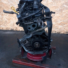 Load image into Gallery viewer, Motor Kia Ceed G4FA 1.4 Benzin Engine Unkomplett