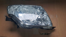 Laden Sie das Bild in den Galerie-Viewer, Frontscheinwerfer Mitsubishi Pajero IV Rechts Scheinwerfer Headlight
