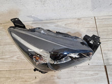 Laden Sie das Bild in den Galerie-Viewer, Frontscheinwerfer Mazda 2 D09K-51030 LED Rechts Scheinwerfer Headlight