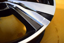 Laden Sie das Bild in den Galerie-Viewer, 1x Alufelge 17 Zoll 6.5&quot; 5x114.3 35ET Glanz Schwarz PW457-16001 Toyota Rim Wheel