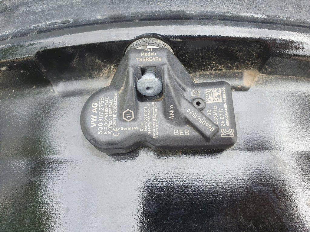 4x Alufelge 18 Zoll 8.0" 5x112 25ET Glanz Schwarz 760601025 Audi Q7 Touareg FEL8331508306oa