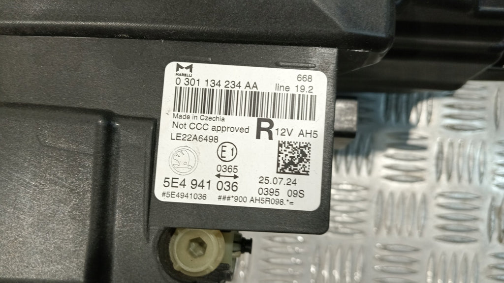 Frontscheinwerfer Skoda Octavia IV 5E4941036 LED Rechts Scheinwerfer Headlight SCH3316785191kt