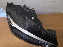 Laden Sie das Bild in den Galerie-Viewer, Frontscheinwerfer Audi Q3 Rechts Scheinwerfer Headlight SCH9062338110fq