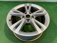 Laden Sie das Bild in den Galerie-Viewer, 1x Alufelge 17 Zoll 7.5" 5x112 52ET 6856064 BMW X1 F48 Rim Wheel FEL6385883324sn