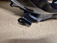 Laden Sie das Bild in den Galerie-Viewer, Frontscheinwerfer Toyota Yaris 0258478 Rechts Scheinwerfer Headlight SCH8980842160ba