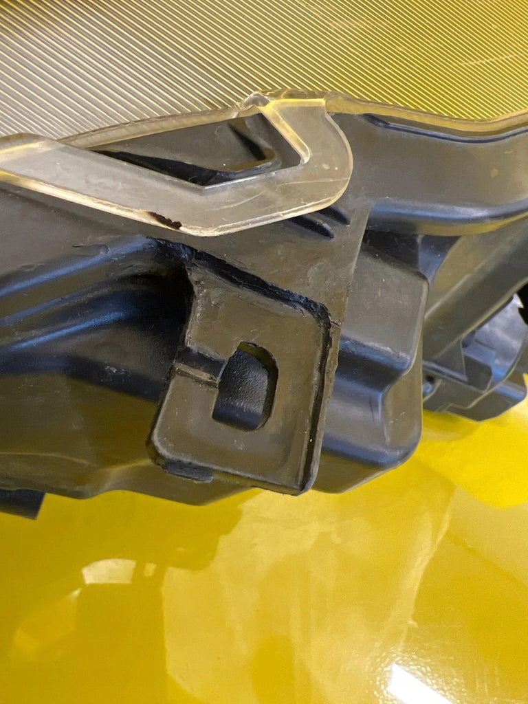 Frontscheinwerfer Toyota Yaris LED Rechts Scheinwerfer Headlight