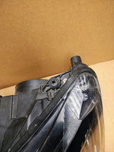 Laden Sie das Bild in den Galerie-Viewer, Frontscheinwerfer Skoda Superb 3V1941015B Links Scheinwerfer Headlight SCH2289154220vu