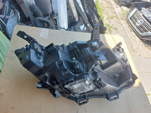 Laden Sie das Bild in den Galerie-Viewer, Frontscheinwerfer Renault 260606388R LED Links Scheinwerfer Headlight