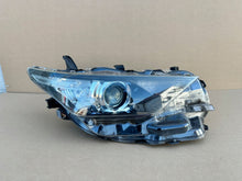 Laden Sie das Bild in den Galerie-Viewer, Frontscheinwerfer Toyota Auris 81110-02K30 Rechts Scheinwerfer Headlight SCH9965051261cc