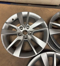 Load image into Gallery viewer, 1x Alufelge 17 Zoll 7.0" 5x112 49ET 5E0601025BG- Skoda Rim Wheel FEL8119227569ss
