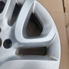 Laden Sie das Bild in den Galerie-Viewer, 1x Alufelge 17 Zoll 6.5" 4x100 40ET 403008829R Renault Captur I Rim Wheel FEL8348335857vm