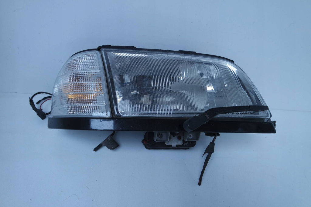 Frontscheinwerfer Mercedes-Benz W202 0301082272 A2028203461 Rechts Headlight SCH4695277222zf