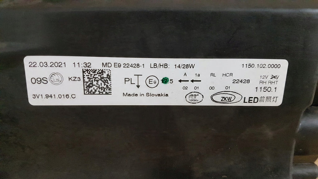 Frontscheinwerfer Skoda Superb III 3V1941016C Full LED Rechts Headlight