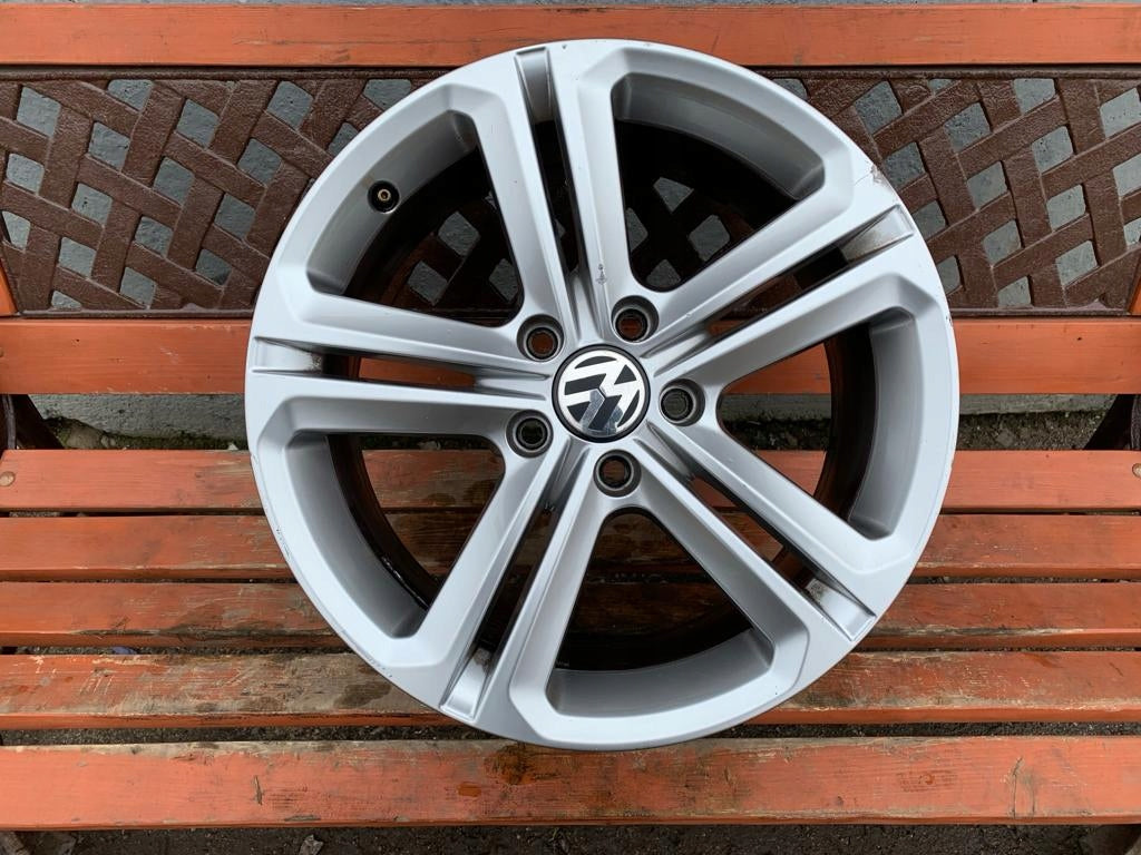 1x Alufelge 17 Zoll 7.5" 5x112 47ET Glanz Silber 3AA601025M VW Passat B7