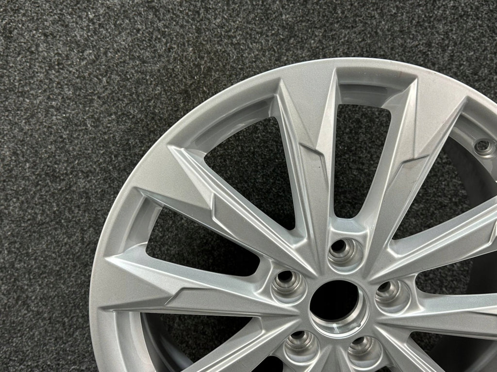 1x Alufelge 18 Zoll 7.0" 5x112 43ET Glanz Silber 83A601025G Audi Q3 Rim Wheel FEL6712443455bz