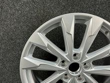 Load image into Gallery viewer, 1x Alufelge 18 Zoll 7.0" 5x112 43ET Glanz Silber 83A601025G Audi Q3 Rim Wheel FEL6712443455bz
