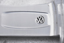 Laden Sie das Bild in den Galerie-Viewer, 1x Alufelge 17 Zoll 7.0&quot; 5x112 54ET Glanz Silber 5K7601025B VW Golf Vi Rim Wheel