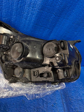 Laden Sie das Bild in den Galerie-Viewer, Frontscheinwerfer Ford Transit GK31-13W030-BC Links Scheinwerfer Headlight