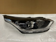 Laden Sie das Bild in den Galerie-Viewer, Frontscheinwerfer Kia Ceed 92102J7050 Rechts Scheinwerfer Headlight SCH9100065129cd