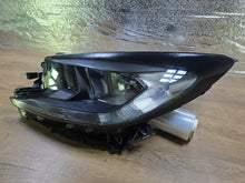 Laden Sie das Bild in den Galerie-Viewer, Frontscheinwerfer Toyota Aygo X Links Scheinwerfer Headlight SCH8957887326uu