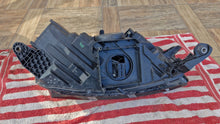 Laden Sie das Bild in den Galerie-Viewer, Frontscheinwerfer Skoda Fabia III 6V1941015E Links Scheinwerfer Headlight SCH1915438057ps