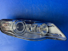 Laden Sie das Bild in den Galerie-Viewer, Frontscheinwerfer VW Touareg 7L6941032 Xenon Rechts Scheinwerfer Headlight