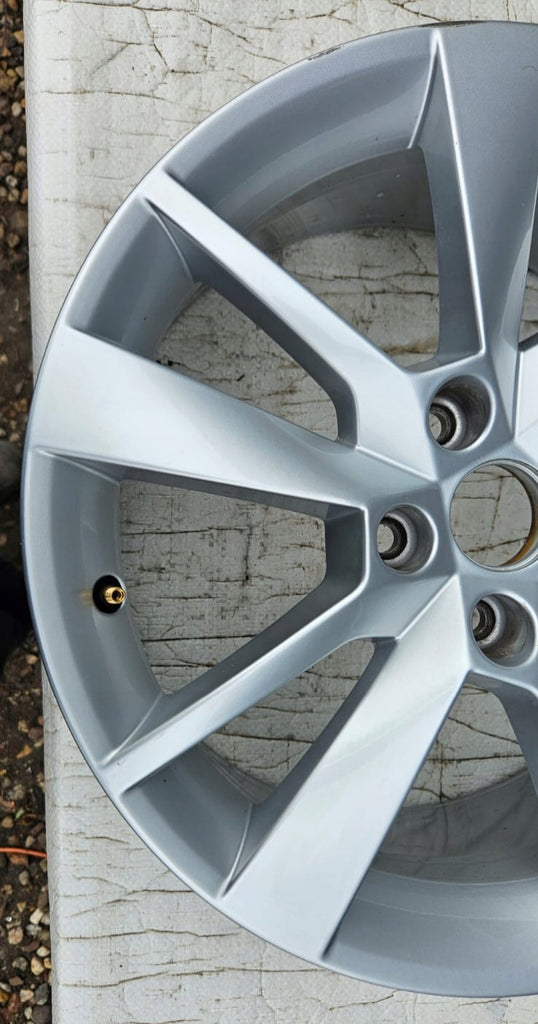 1x Alufelge 17 Zoll 7.0" 5x112 49ET Glanz Silber 5E0601025BG Skoda Octavia Iii
