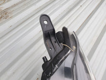 Load image into Gallery viewer, Frontscheinwerfer Toyota Yaris Links Scheinwerfer Headlight