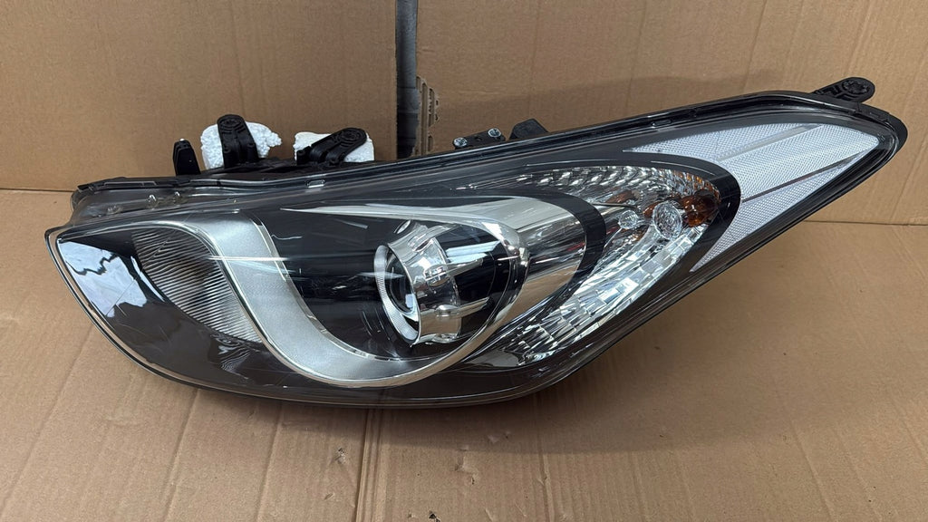 Frontscheinwerfer Hyundai I30 92101-A6080 Links Scheinwerfer Headlight SCH3191721833dz