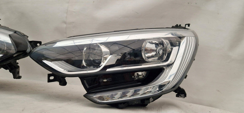 Frontscheinwerfer Renault Megane IV 260102555R 260603157R LED Rechts oder Links