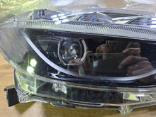 Laden Sie das Bild in den Galerie-Viewer, Frontscheinwerfer Toyota Corolla Rechts Scheinwerfer Headlight SCH7154683229vb