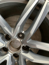 Load image into Gallery viewer, 1x Alufelge 19 Zoll 11.0&quot; 5x112 50ET 420601025BC Audi R8 Rim Wheel