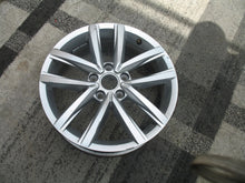 Load image into Gallery viewer, 1x Alufelge 17 Zoll 6.0" 5x112 50ET Glanz Silber 2K5601025N VW Caddy I Rim Wheel FEL1056320359bi