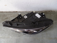 Laden Sie das Bild in den Galerie-Viewer, Frontscheinwerfer Mercedes-Benz Cla A1189062500 LED Rechts oder Links SCH3154449087iz