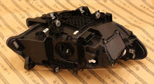 Laden Sie das Bild in den Galerie-Viewer, Frontscheinwerfer BMW 2 F22 F23 8738685-05 LED Links Scheinwerfer Headlight