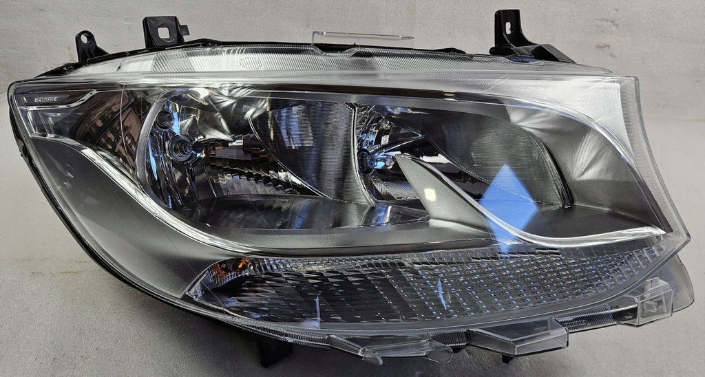 Frontscheinwerfer Mercedes-Benz Sprinter A9109060100 Rechts Headlight SCH7524715566ny