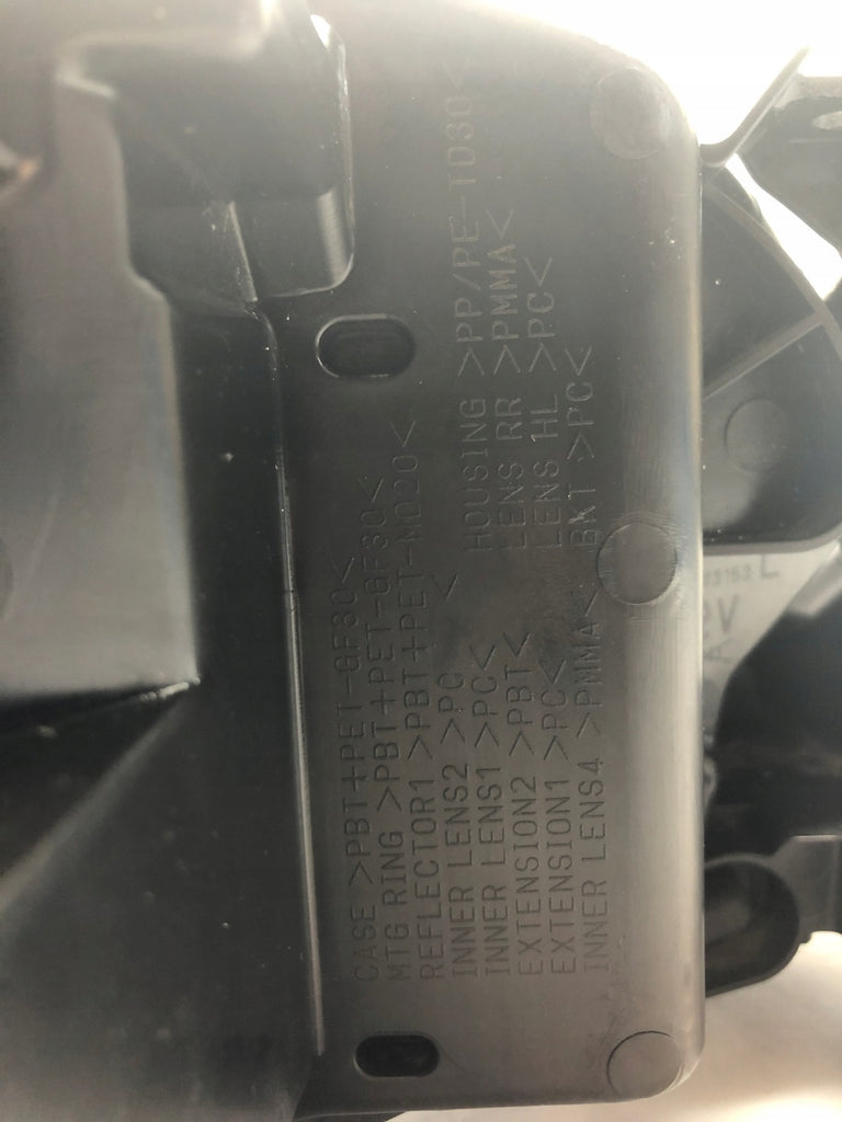 Frontscheinwerfer Mitsubishi Eclipse Cross 8301D073 LED Links Headlight