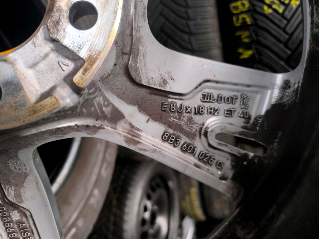 1x Alufelge 18 Zoll 8.0" 5x112 40ET Glanz Silber 8B3601025C Audi A5 Rim Wheel FEL2793597875ia