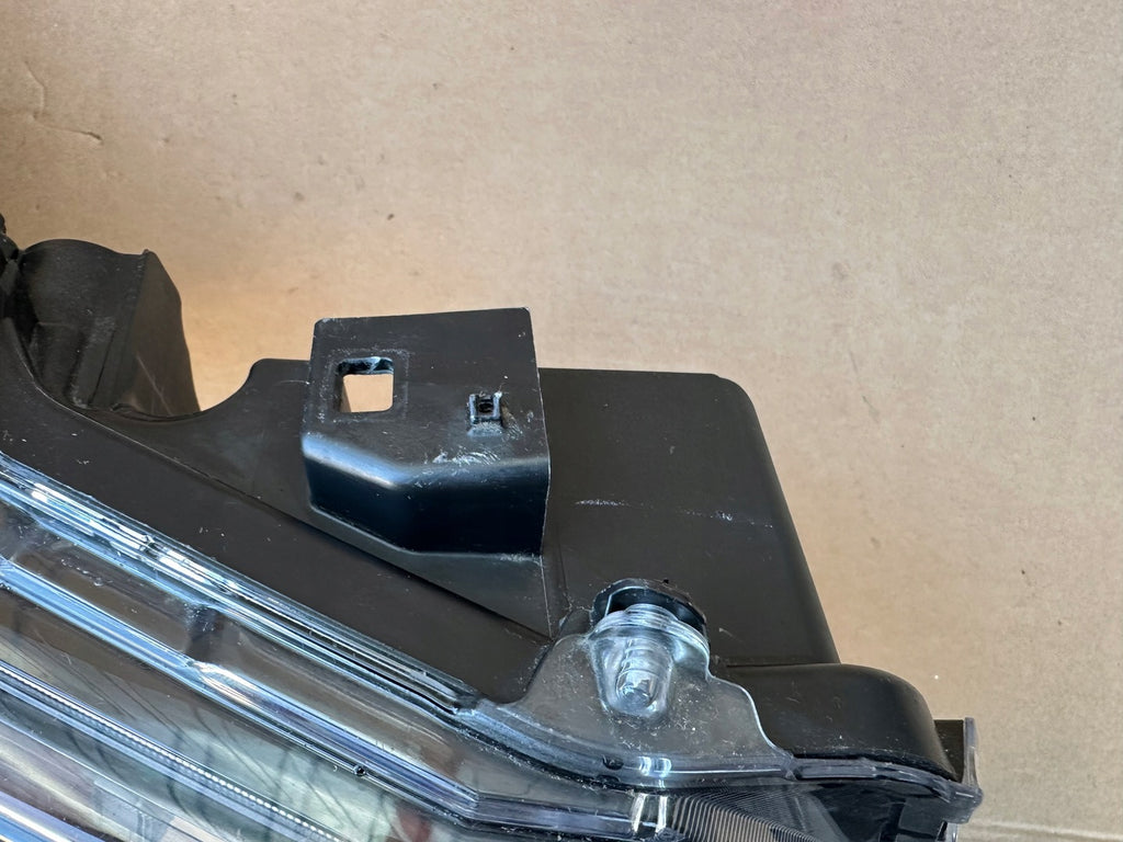 Frontscheinwerfer Suzuki Swace Corolla 81130-02S70 LED Rechts Headlight SCH7661855680rz