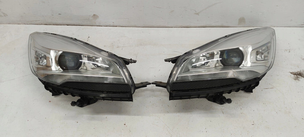 Frontscheinwerfer Ford Kuga II L1TB-13E015-CG LED Ein Stück (Rechts oder Links)