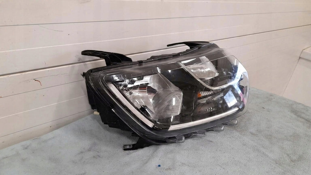 Frontscheinwerfer Dacia Duster RKC11390 Vorderseite Scheinwerfer Headlight