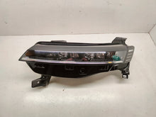 Laden Sie das Bild in den Galerie-Viewer, Frontscheinwerfer Renault Megane Etech 260606256R LED Links Headlight